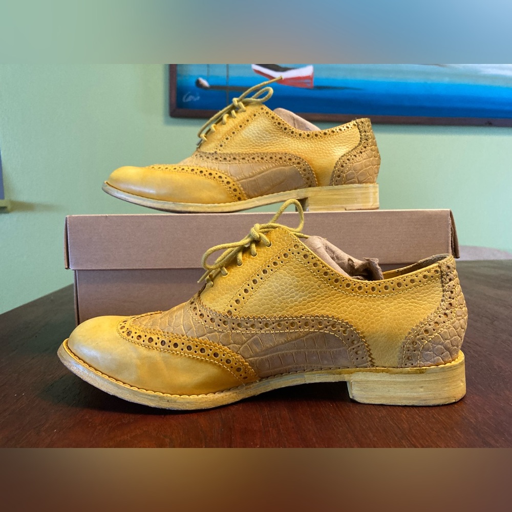 Cole Haan mustard, yellow Oxford. Fabulously, unique. Hard to find size 6 1/2.